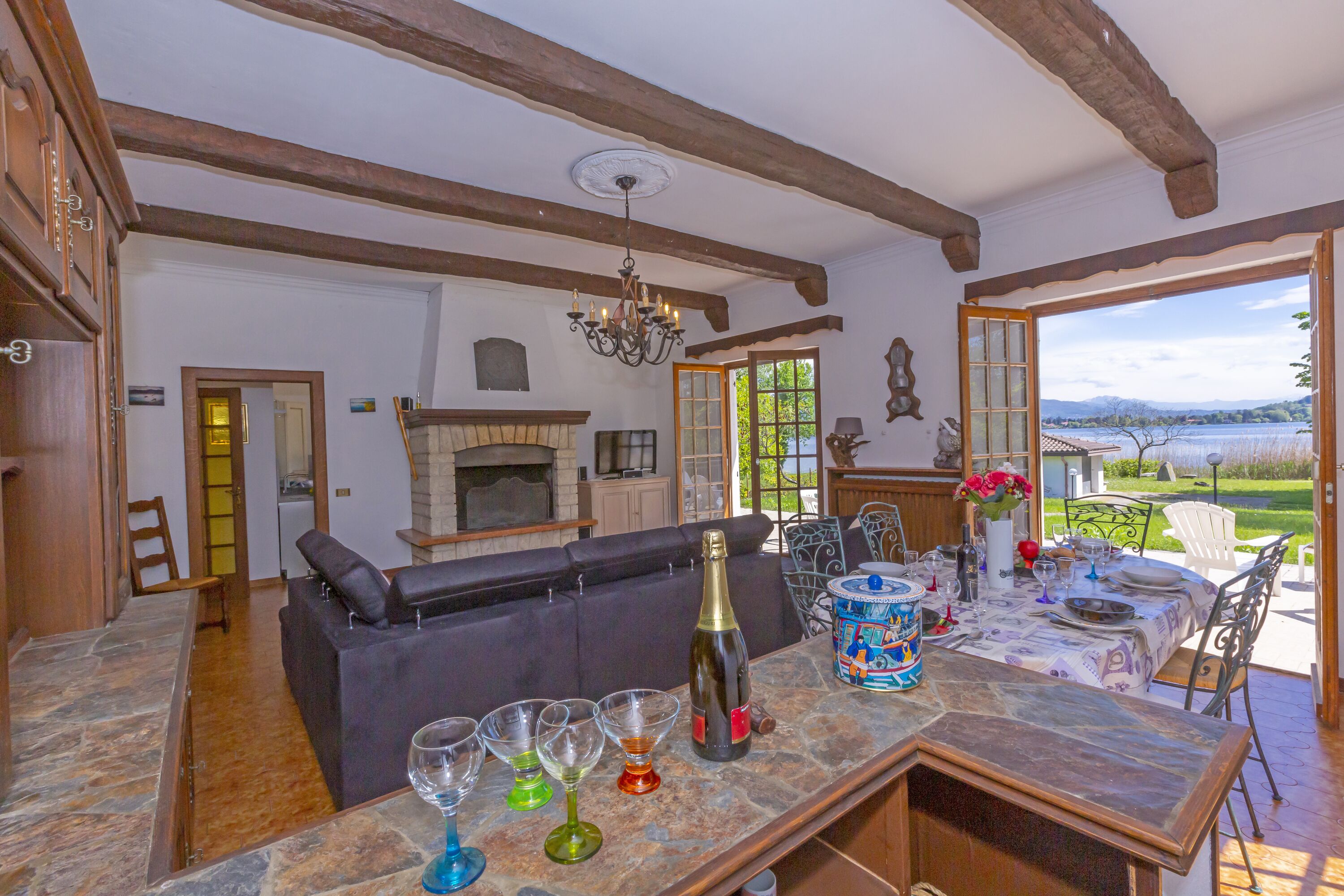 Villa Martine Au Bord Du Lac by Happy Rentals