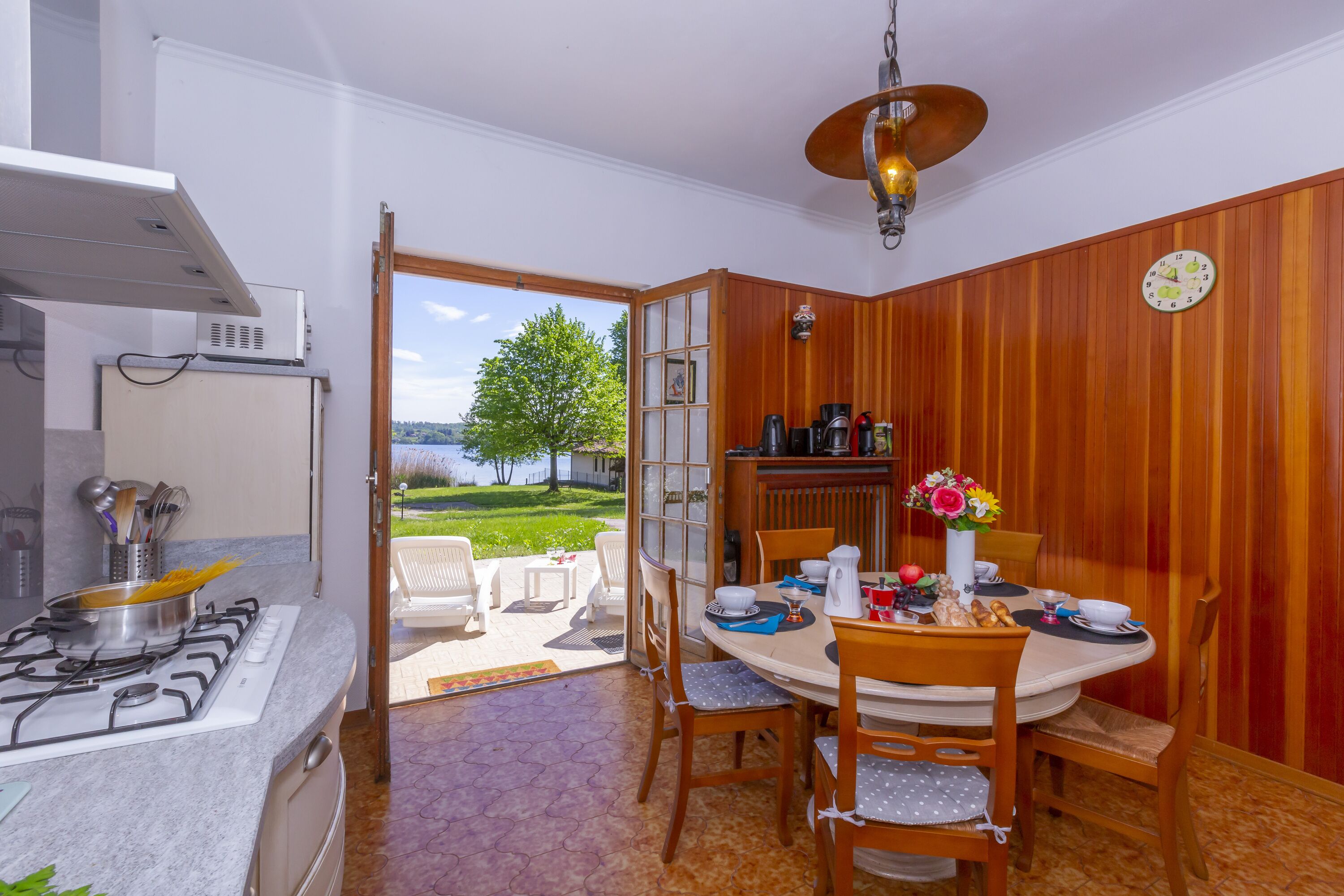 Villa Martine Au Bord Du Lac by Happy Rentals
