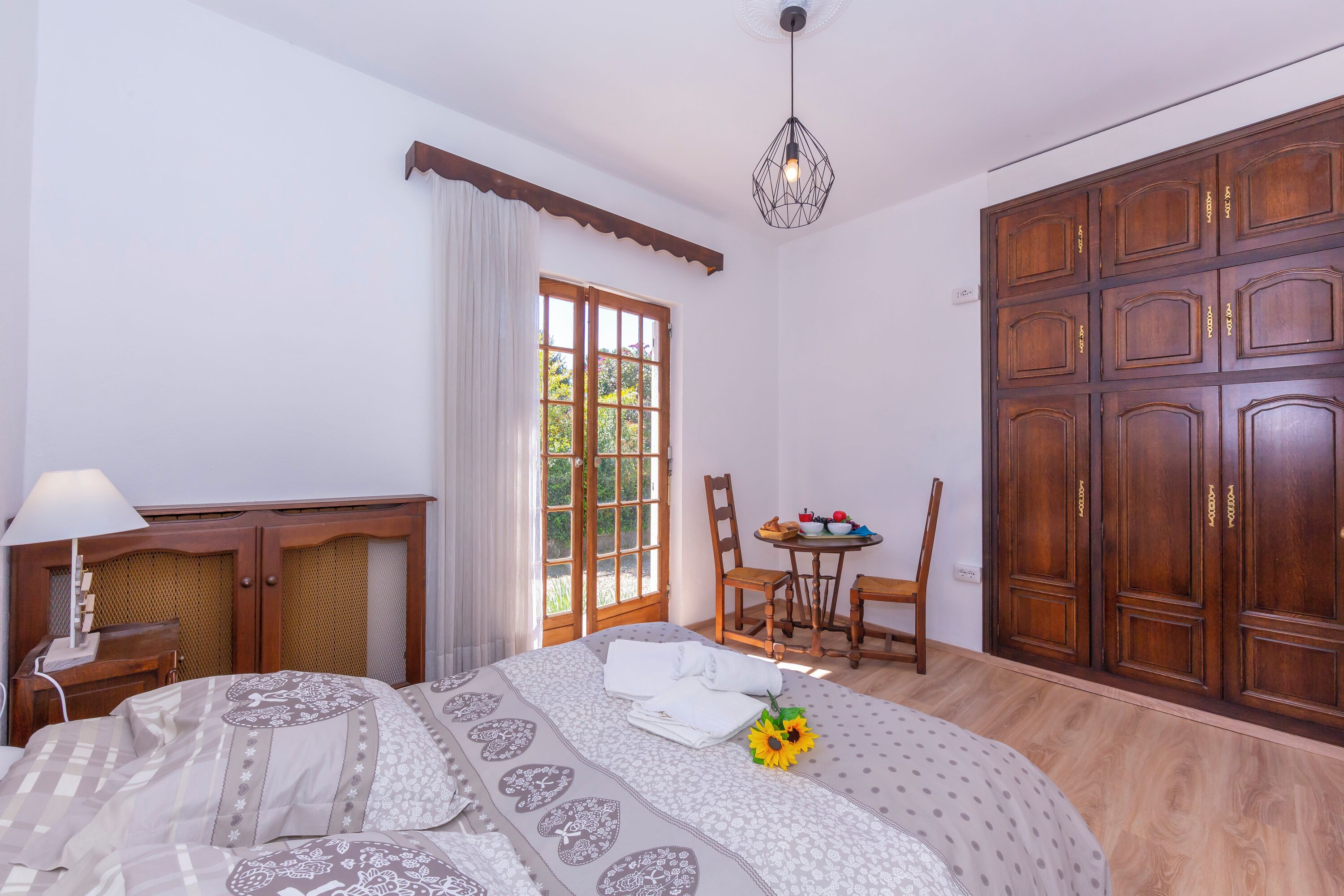 Villa Martine Au Bord Du Lac by Happy Rentals
