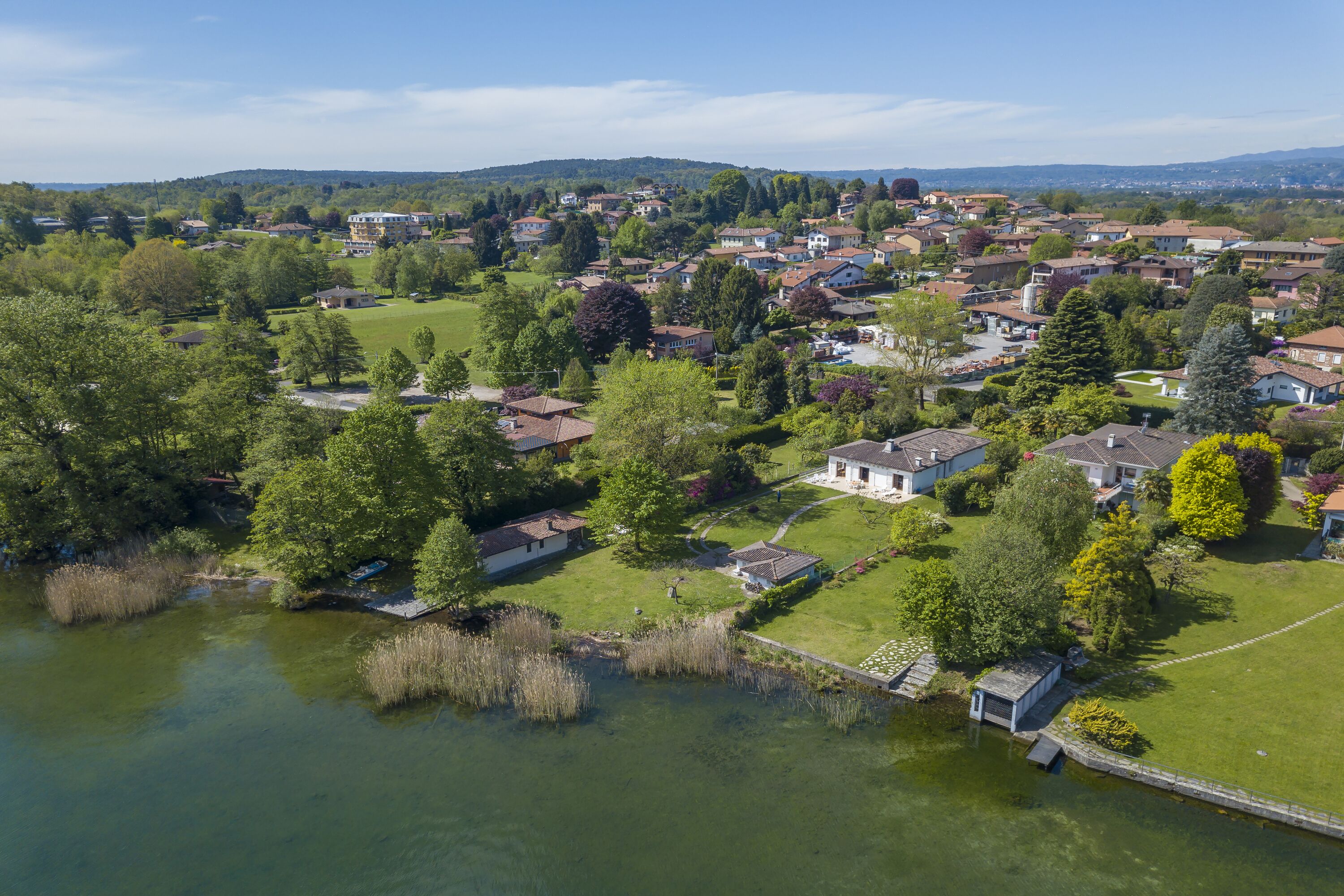 Villa Martine Au Bord Du Lac by Happy Rentals