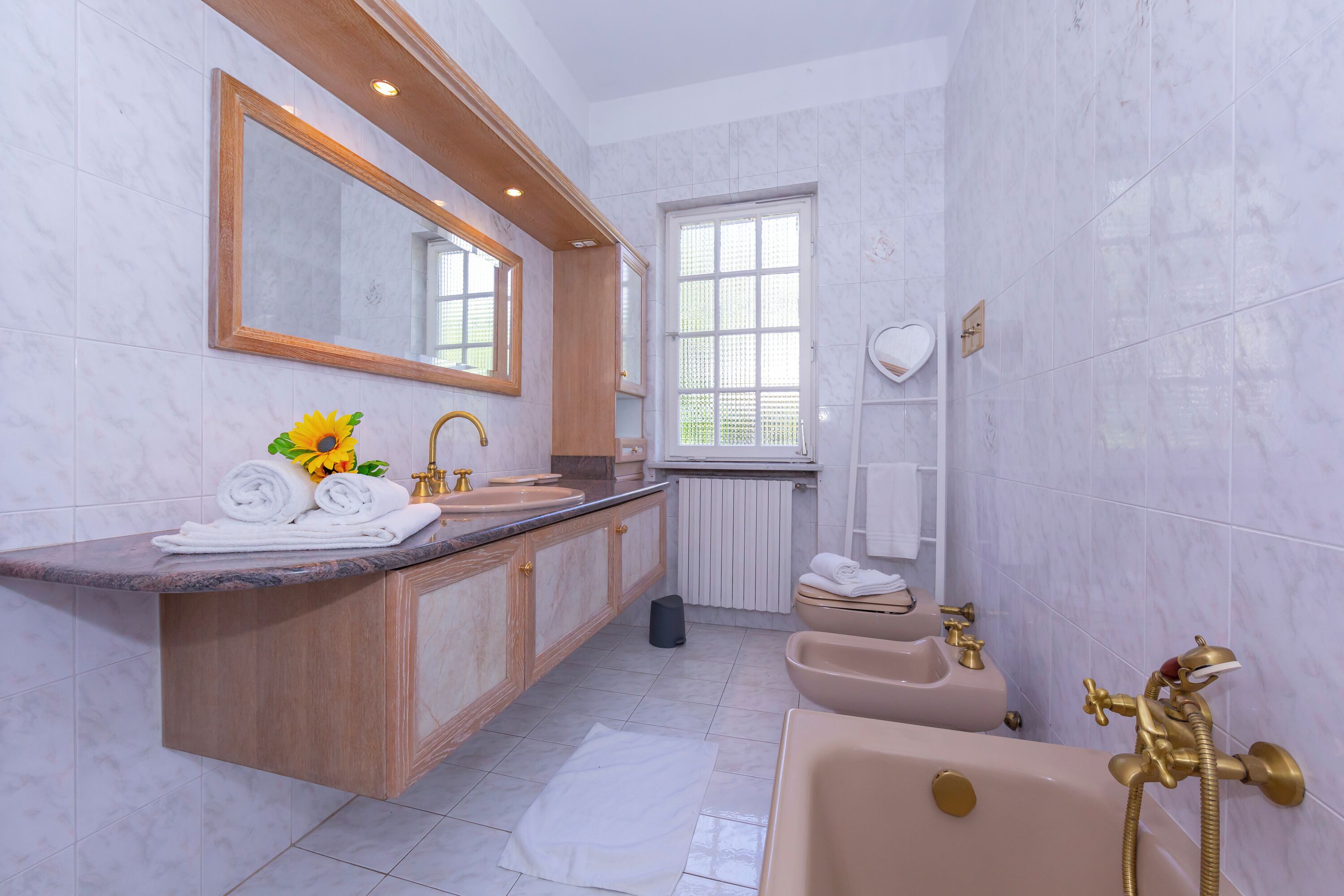 Villa Martine Au Bord Du Lac by Happy Rentals