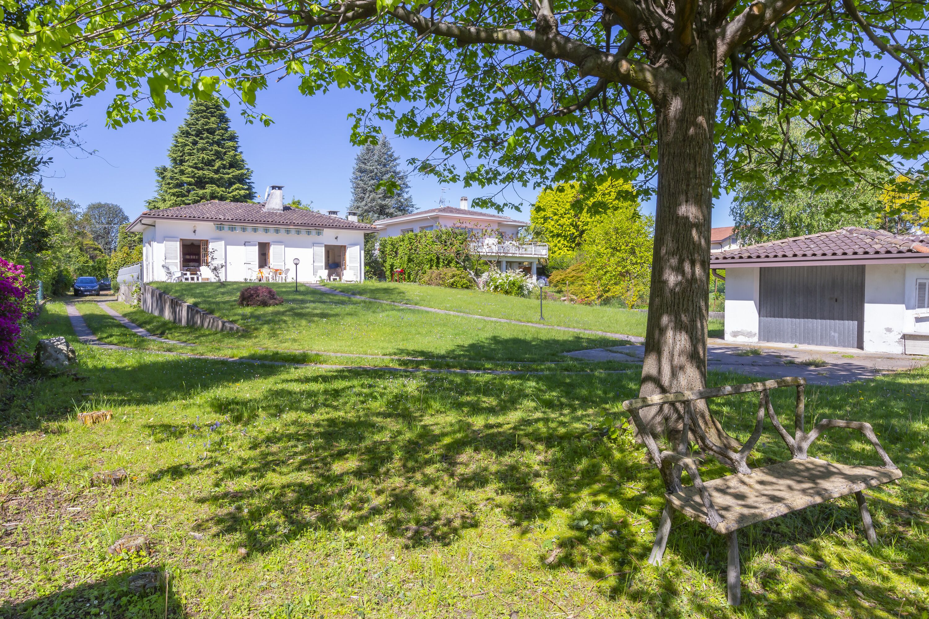 Villa Martine Au Bord Du Lac by Happy Rentals