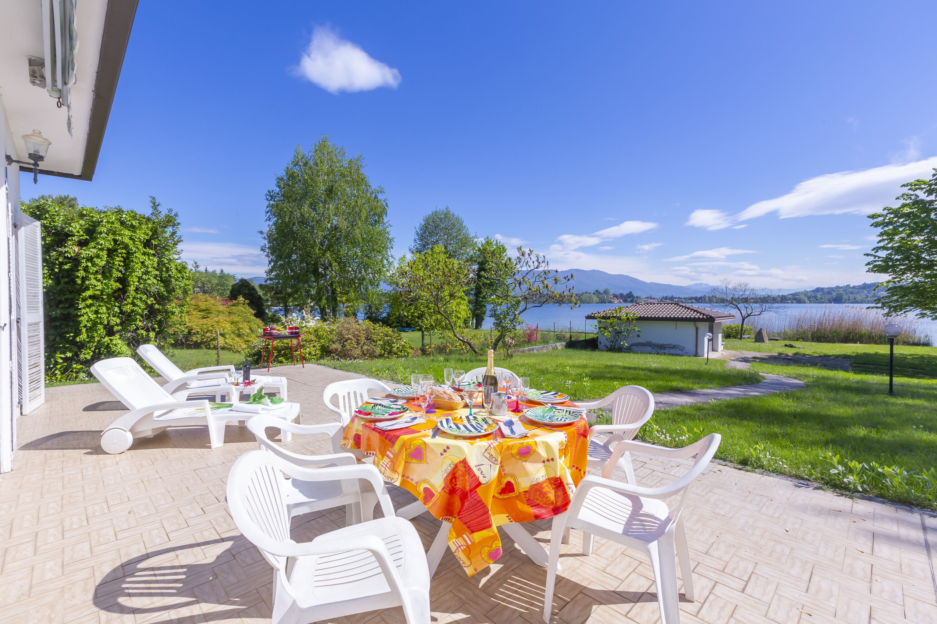 Villa Martine Au Bord Du Lac by Happy Rentals