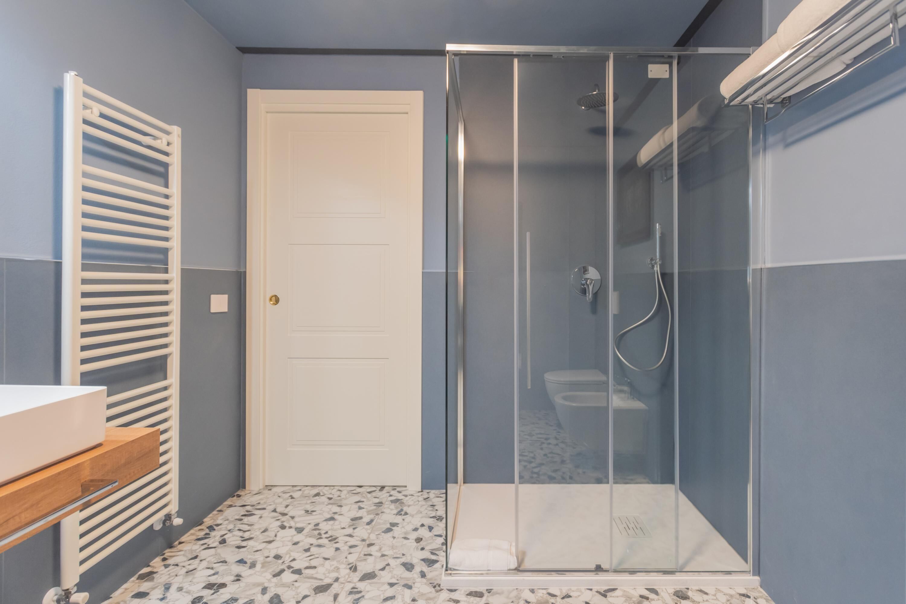 Cinque Giornate 70 Suites by Rent All Como