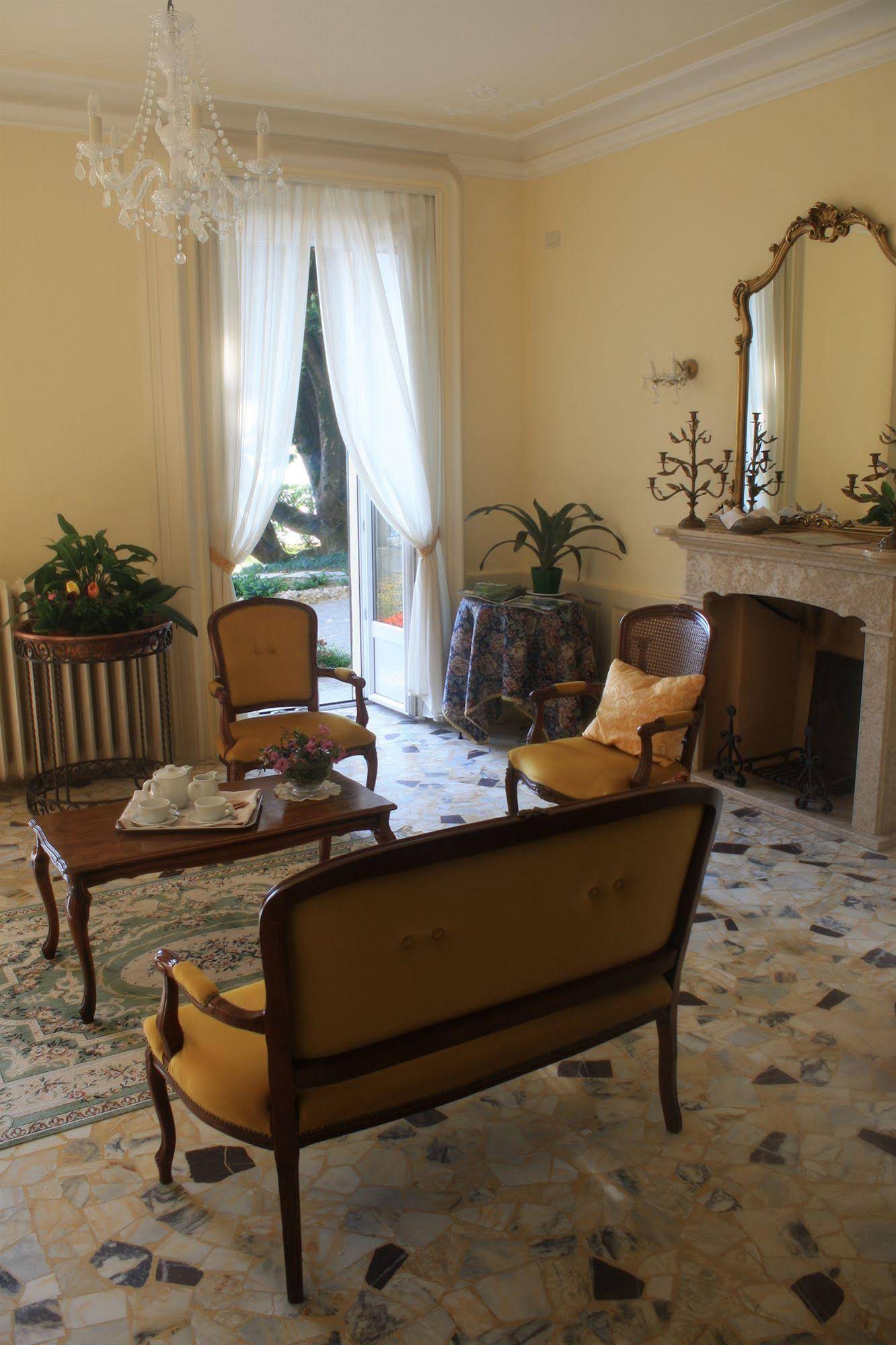 Villa La Mirabella
