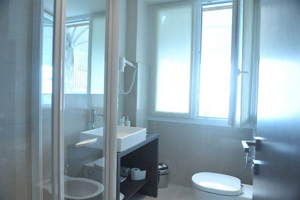 HLL Hotel Lungolago Lecco