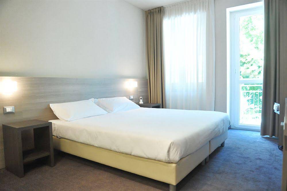 HLL Hotel Lungolago Lecco