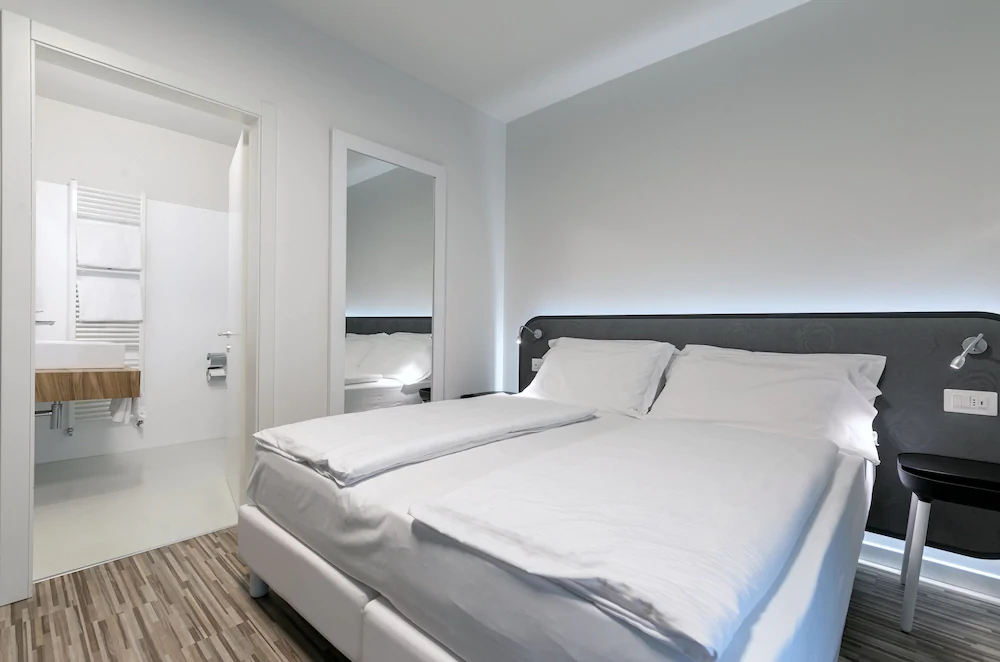 Hi Hotels Torbole Pool & Spa