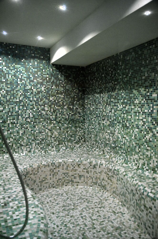 Hi Hotels Torbole Pool & Spa