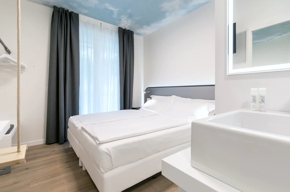 Hi Hotels Torbole Pool & Spa