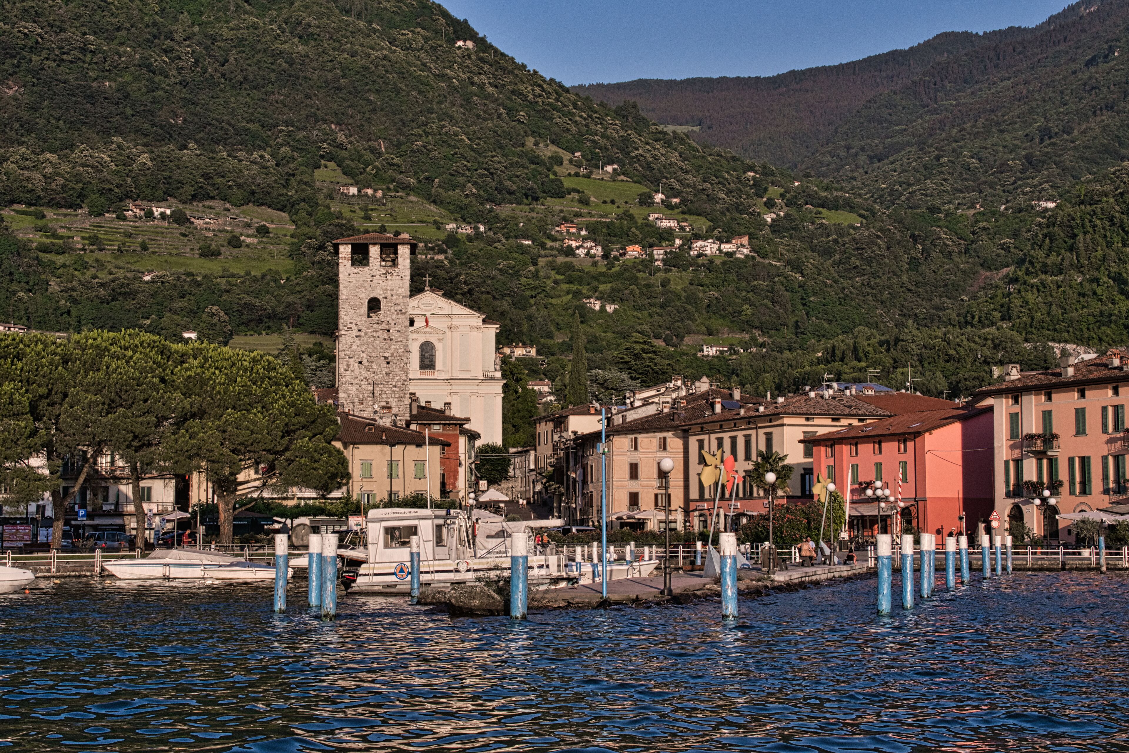 Tramonti E Lago