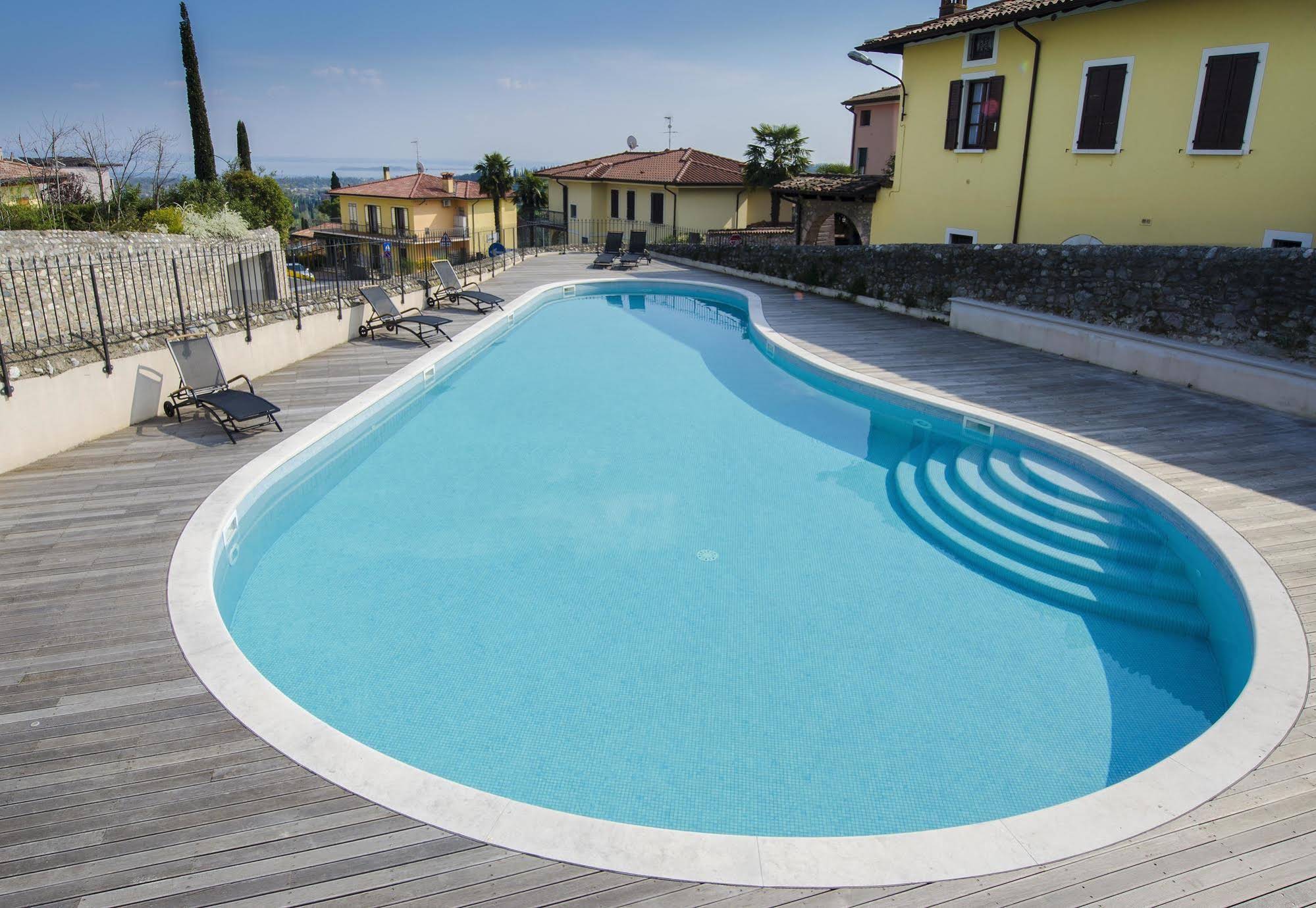 Polpenazze Halldis Apartments