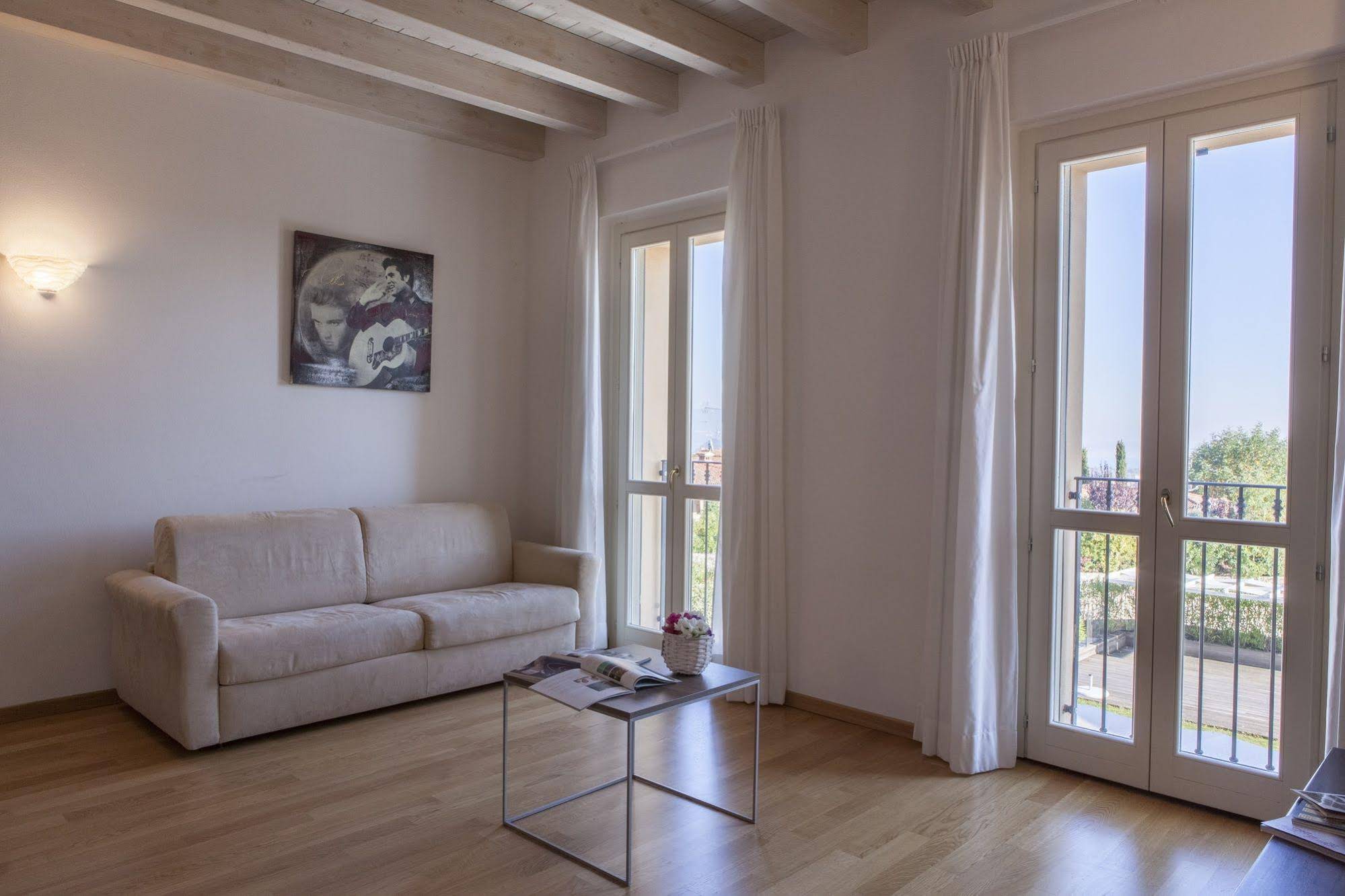 Polpenazze Halldis Apartments