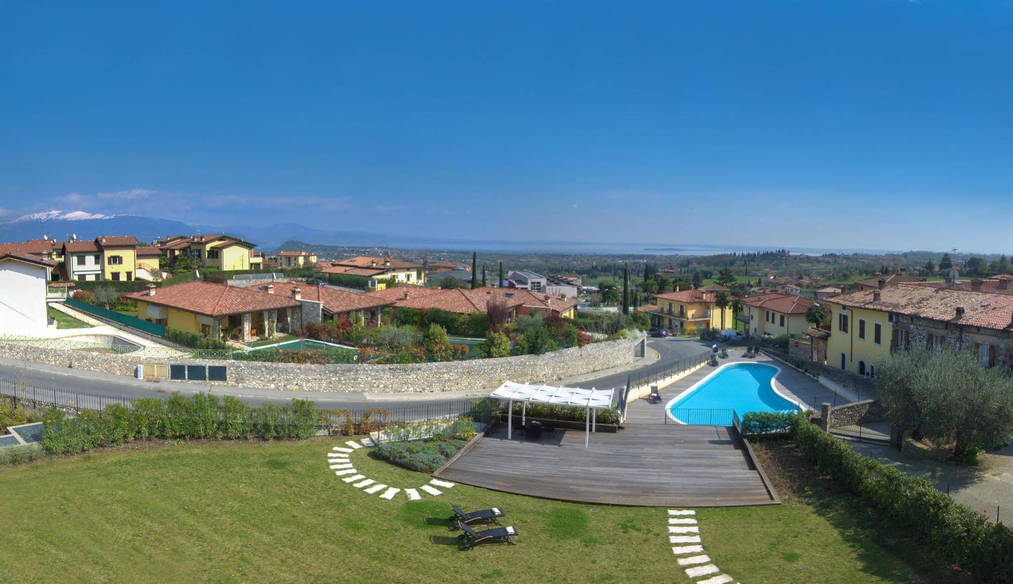 Polpenazze Halldis Apartments