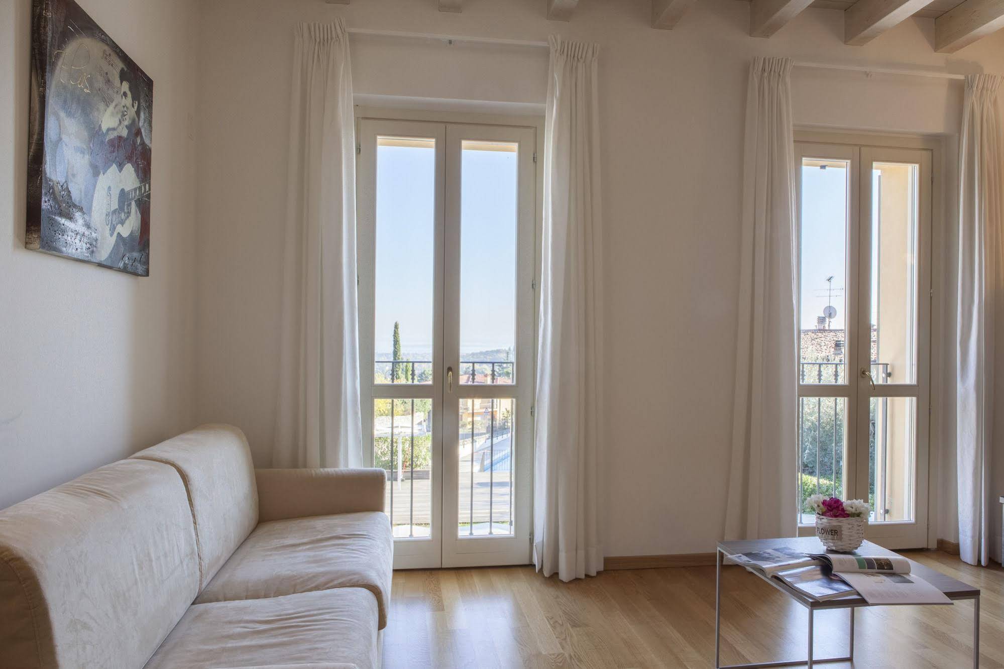 Polpenazze Halldis Apartments