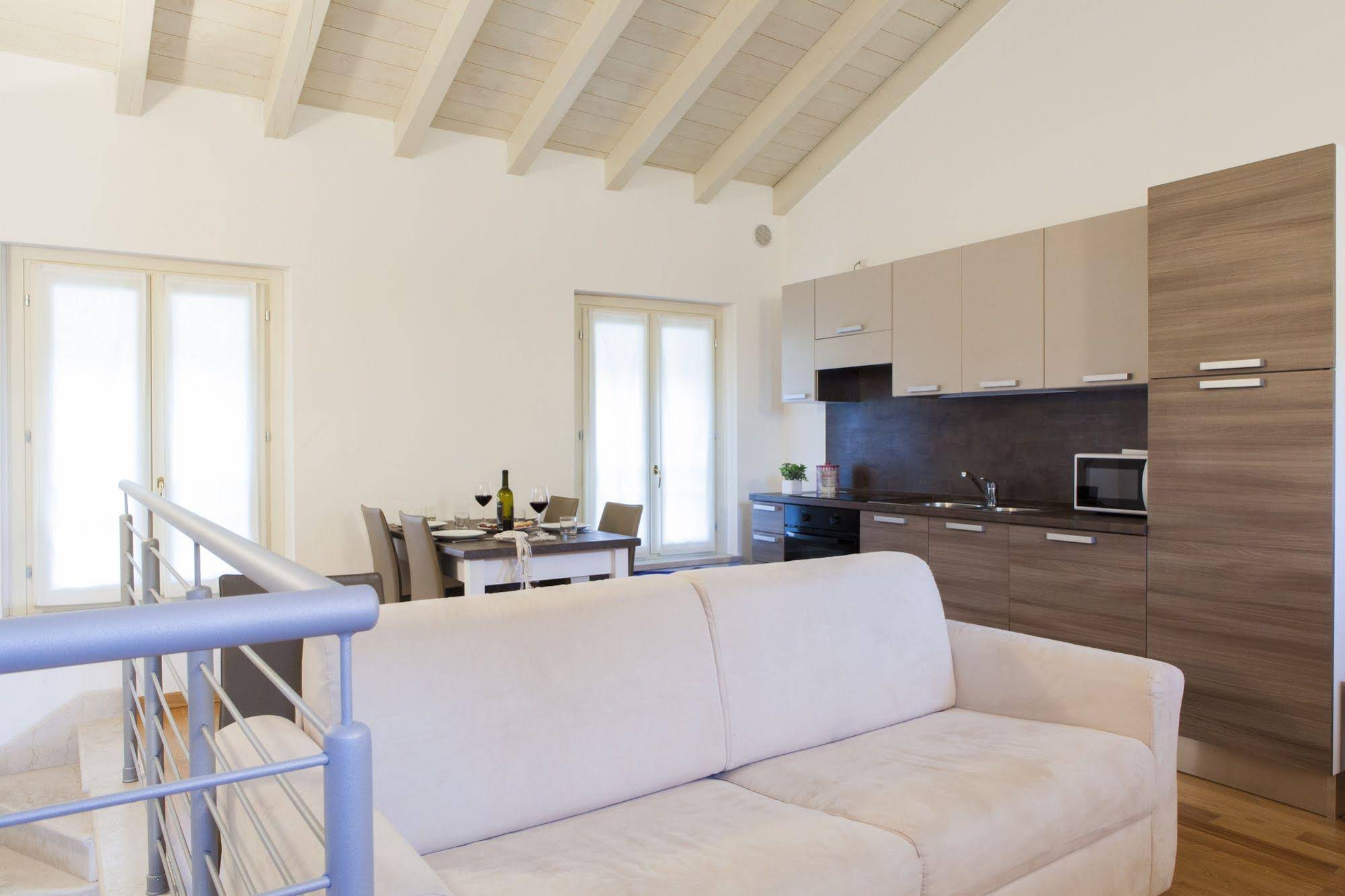 Polpenazze Halldis Apartments