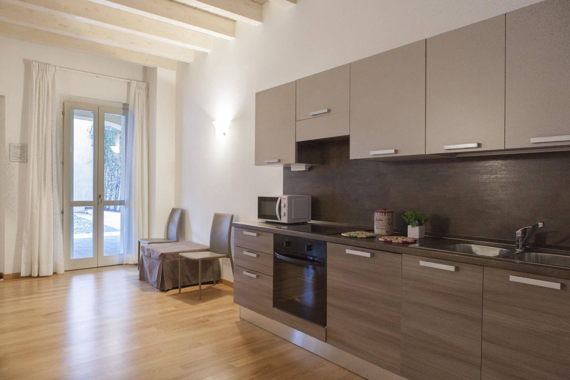 Polpenazze Halldis Apartments