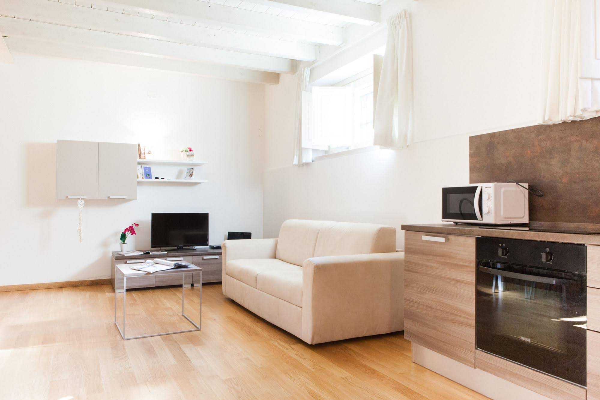 Polpenazze Halldis Apartments