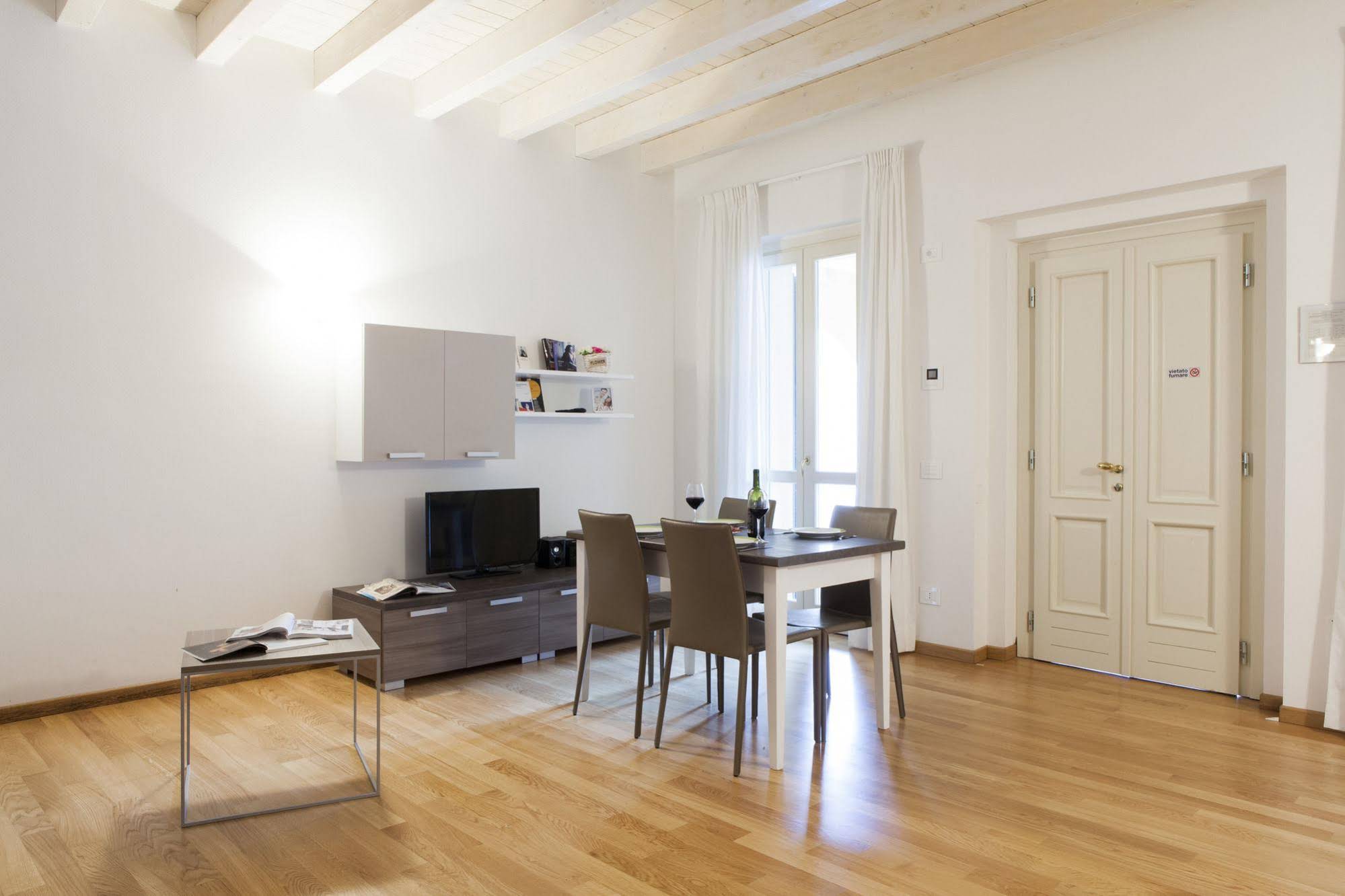 Polpenazze Halldis Apartments