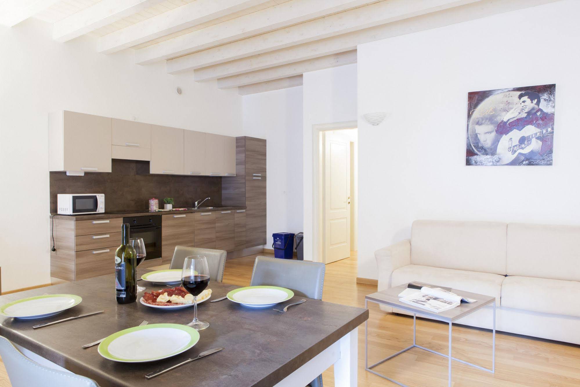 Polpenazze Halldis Apartments