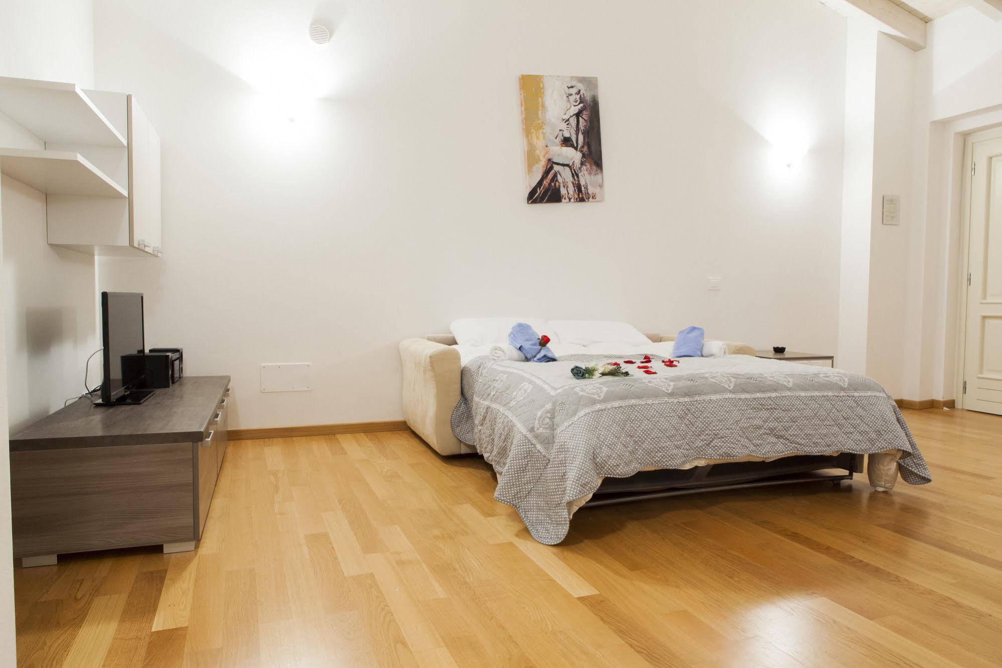 Polpenazze Halldis Apartments