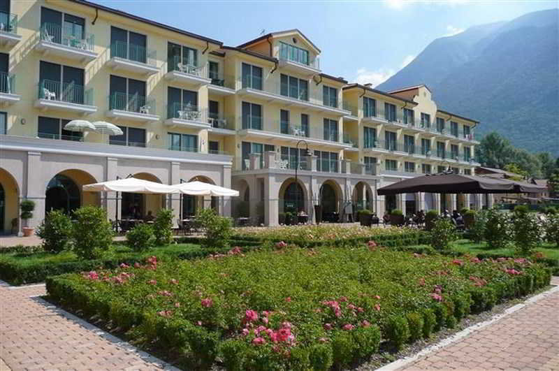 Porto Letizia Fronte Lago