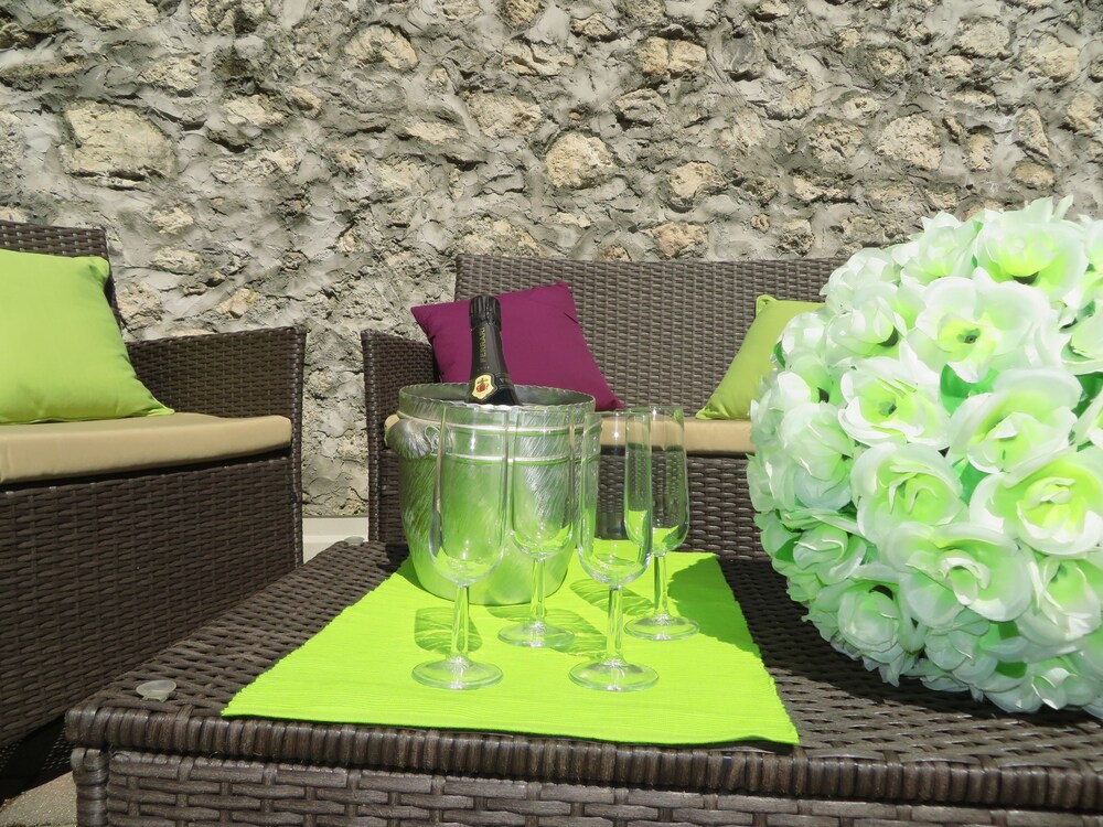 Bella Villa Apartments