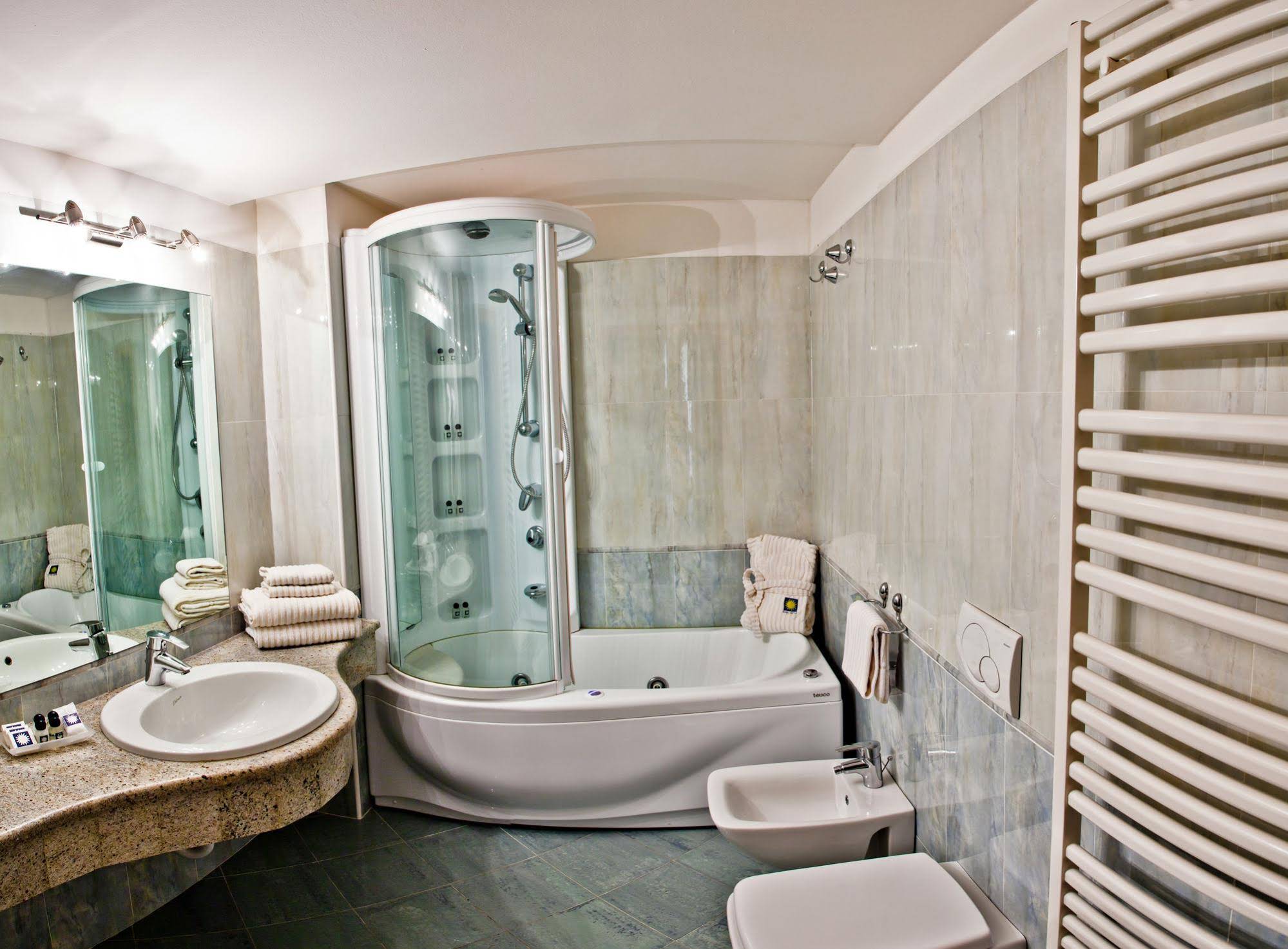 Hotel Savoy Palace