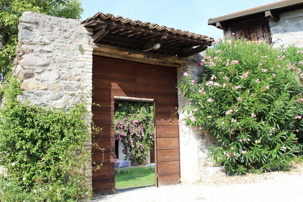 Casale Lucrezia