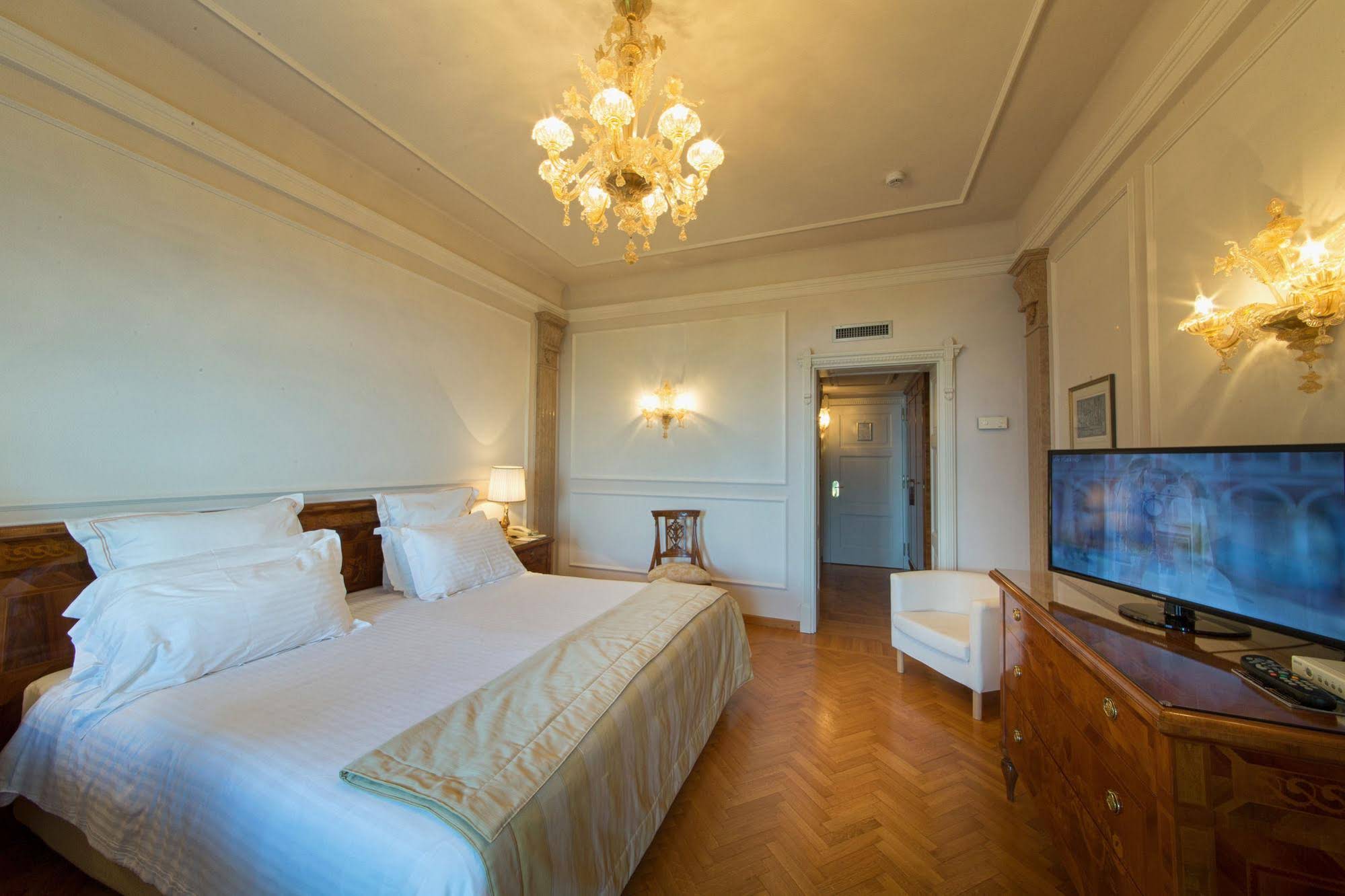 Villa Cortine Palace