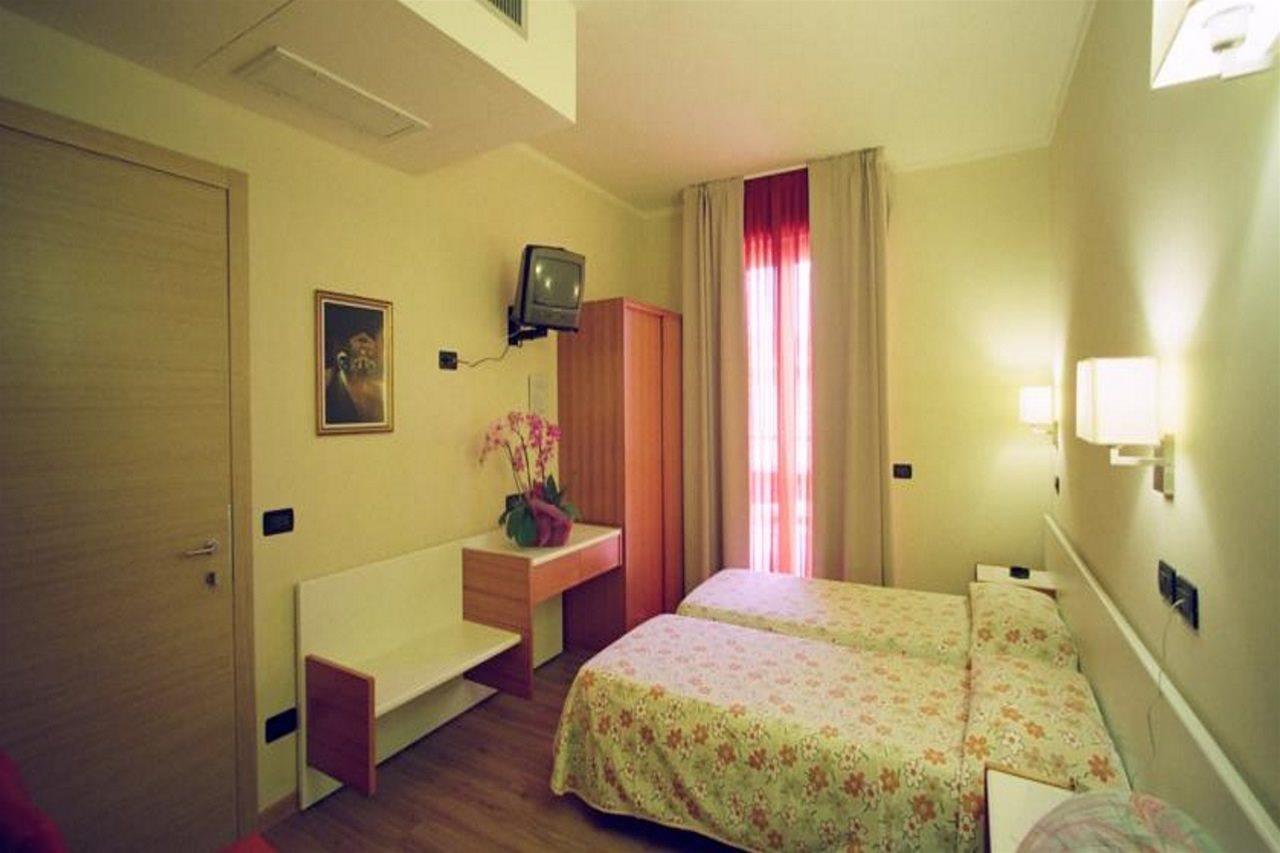 Hotel Arya