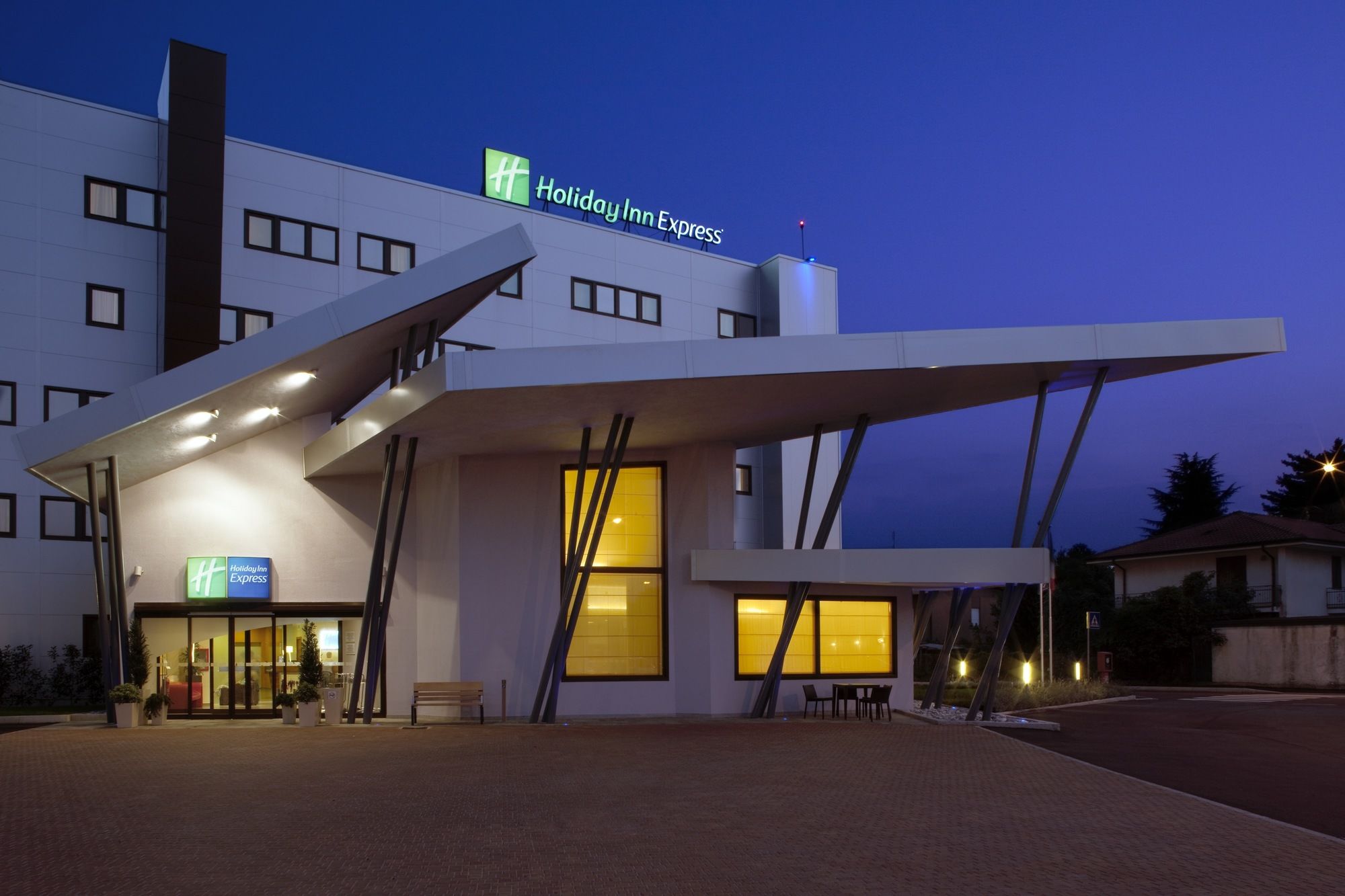 Holiday Inn Express Milan - Malpensa Airport