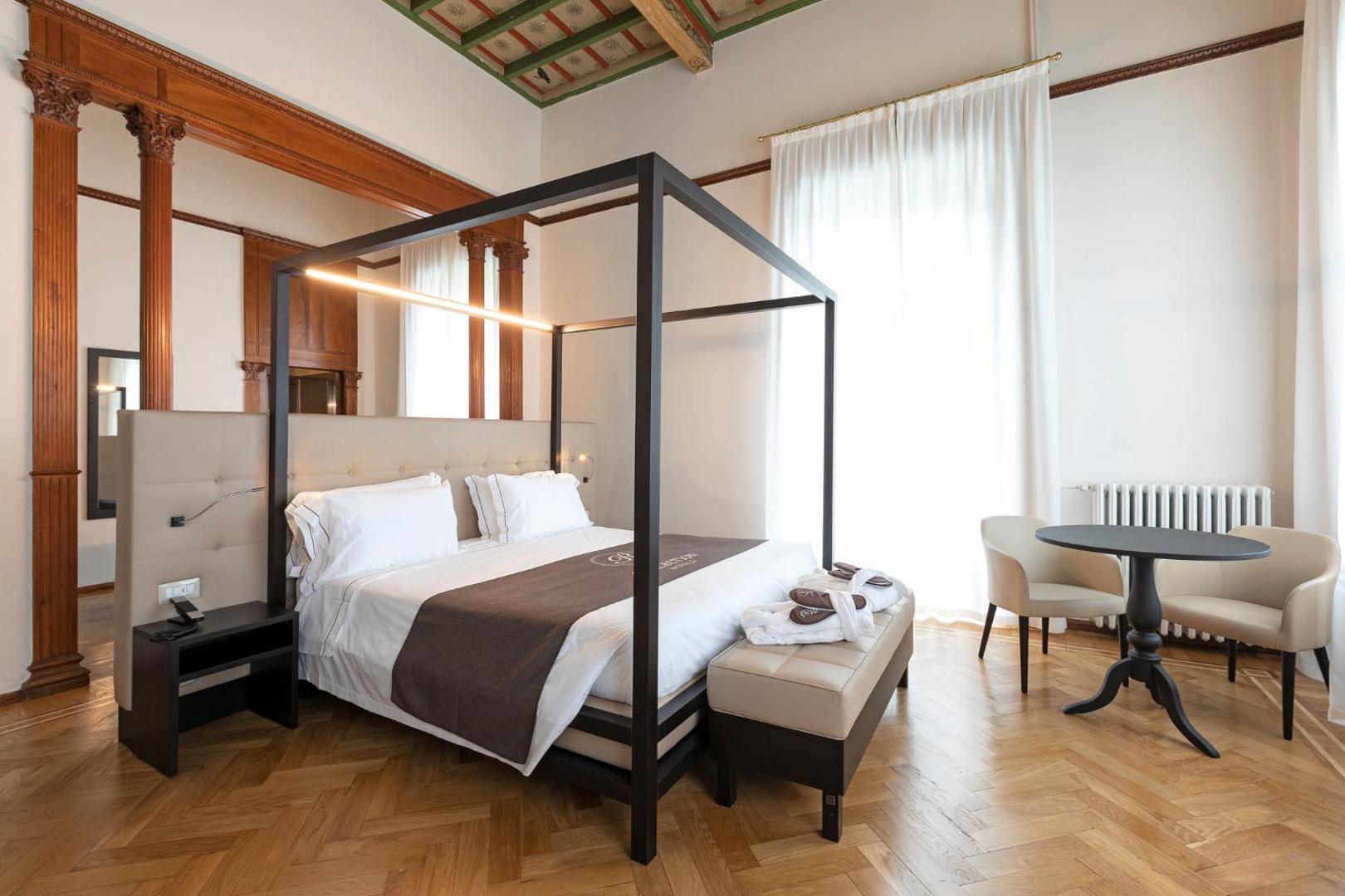 Hotel Villa Cipressi, by R Collection Hotels