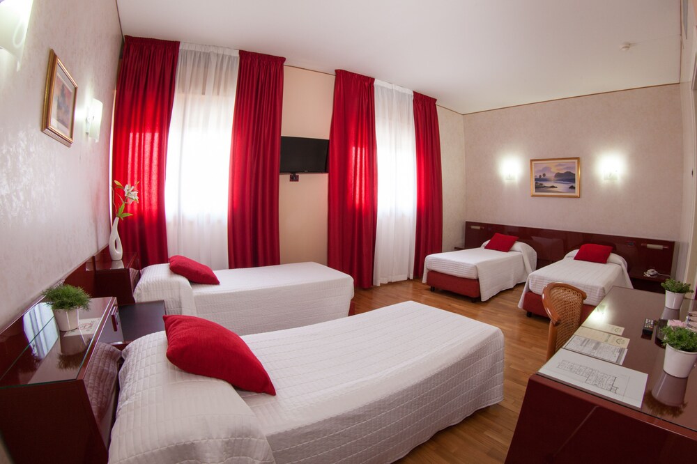 Hotel Master