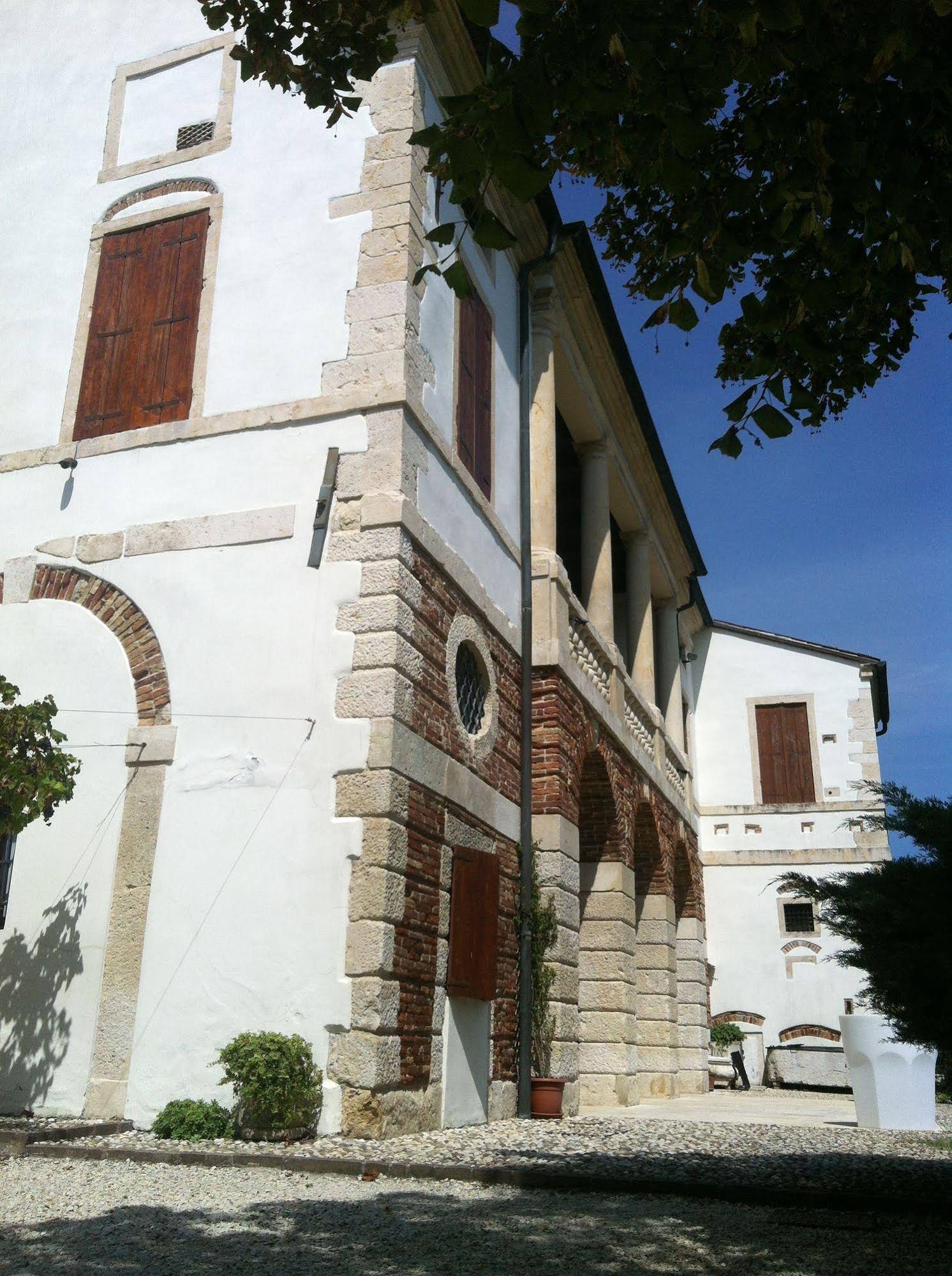 Relais Villa Gozzi B&B