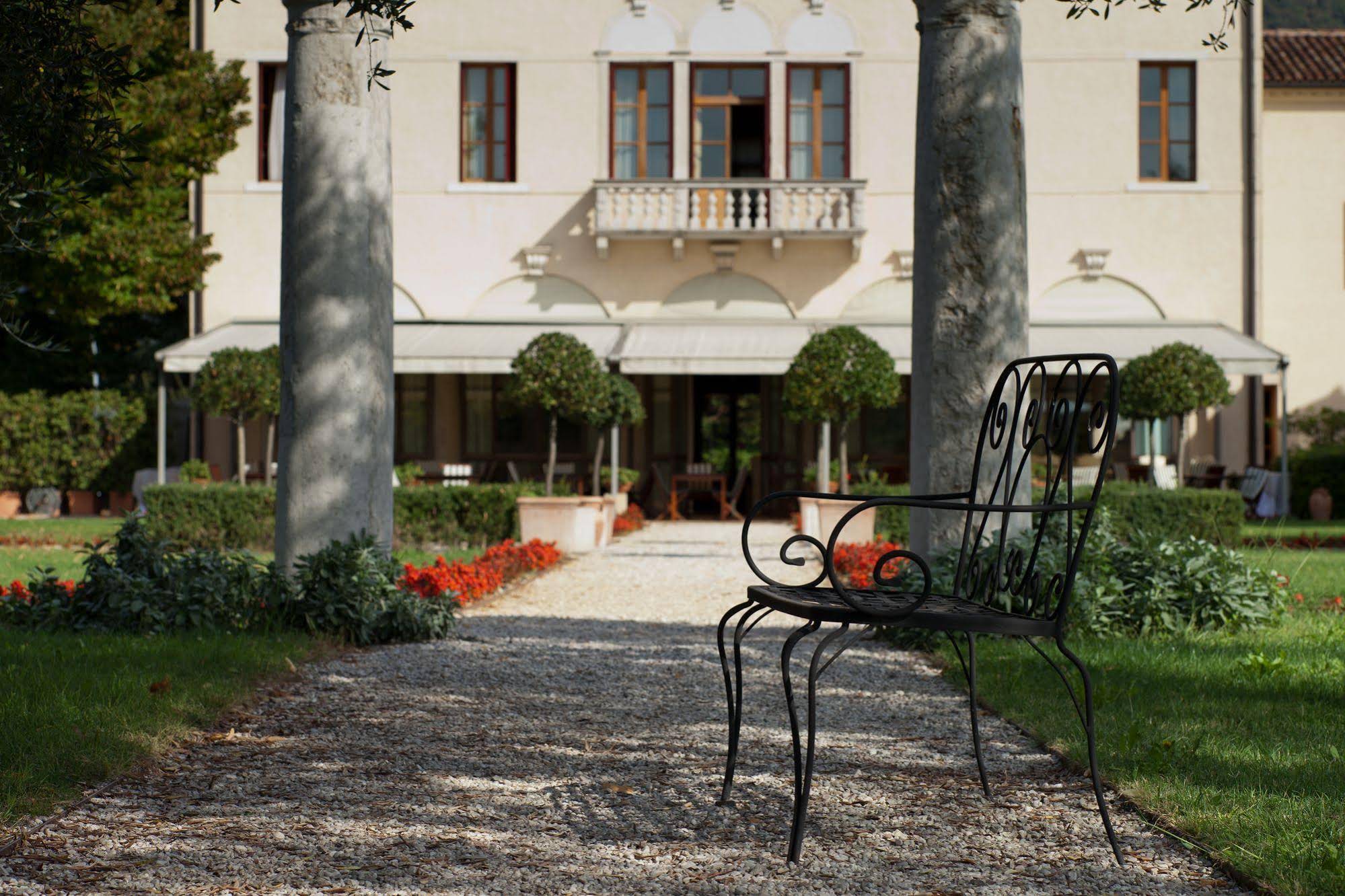Ca' Sette Hotel