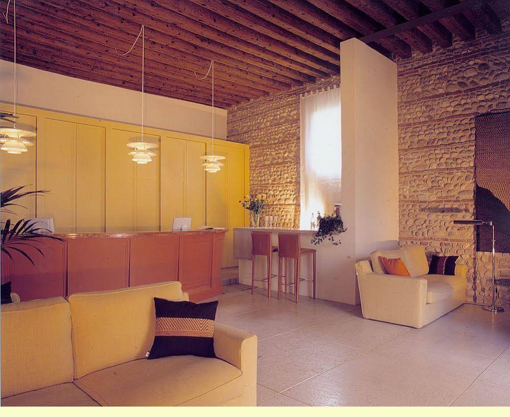 Ca' Sette Hotel