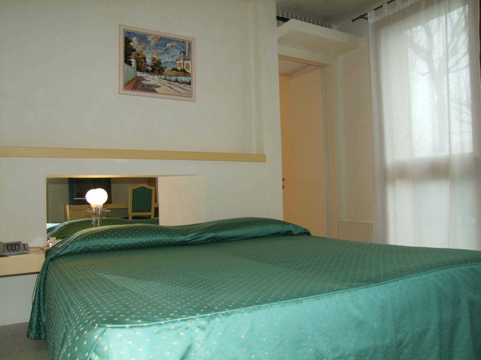 Ca' Sette Hotel