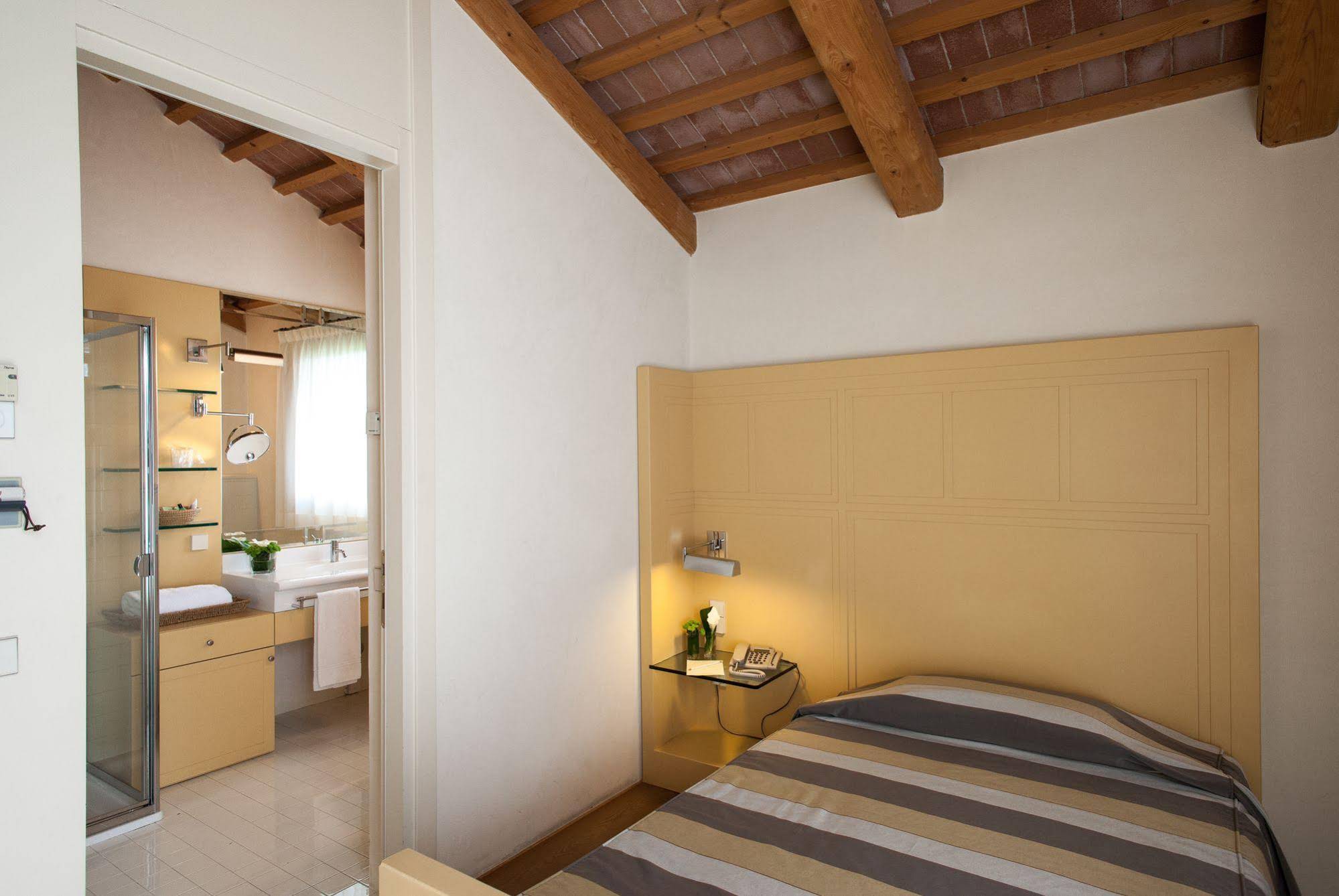 Ca' Sette Hotel