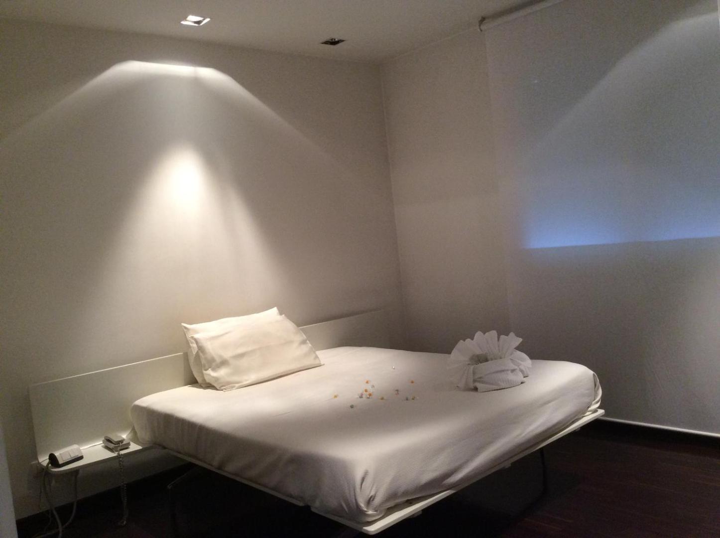 15.92 Hotel