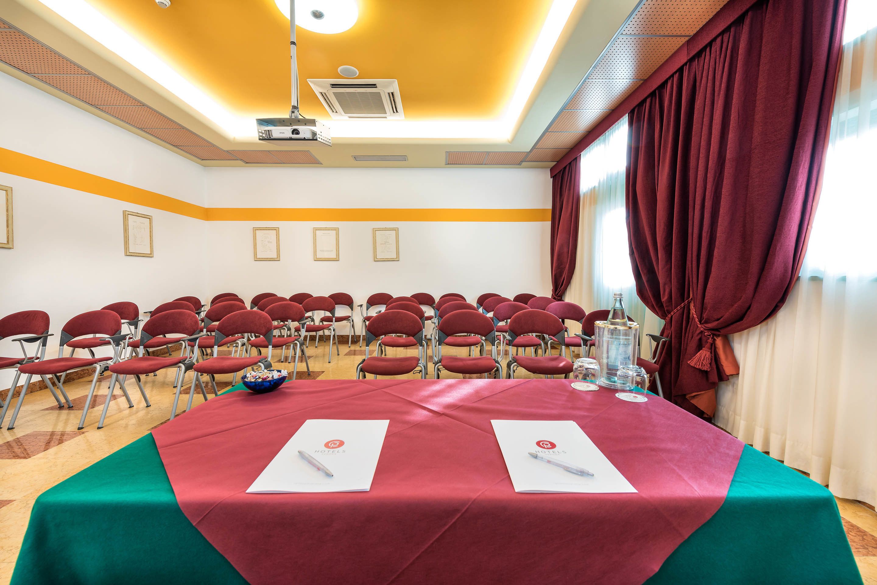 West Point Airport Hotel