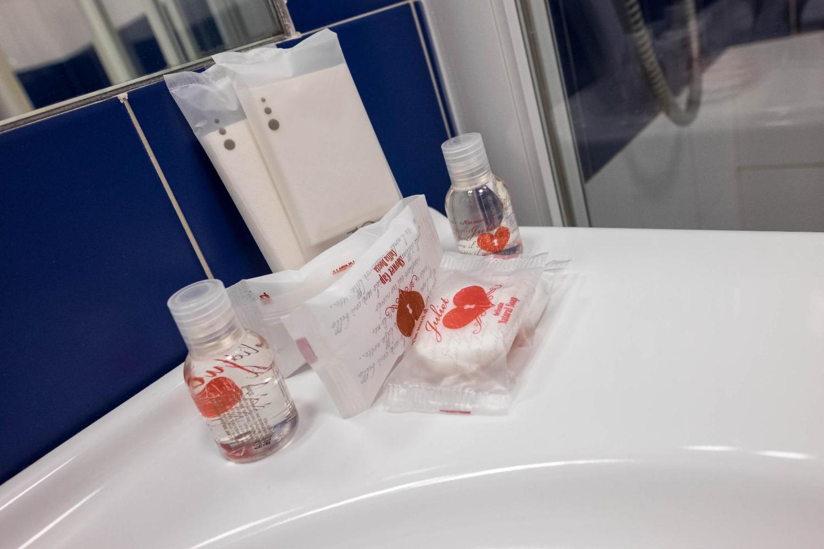 West Point Airport Hotel