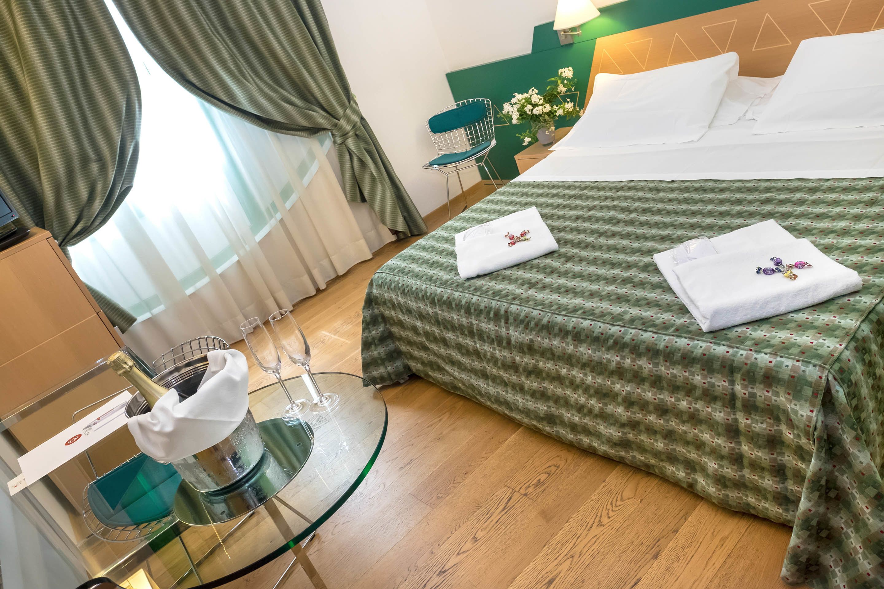 West Point Airport Hotel