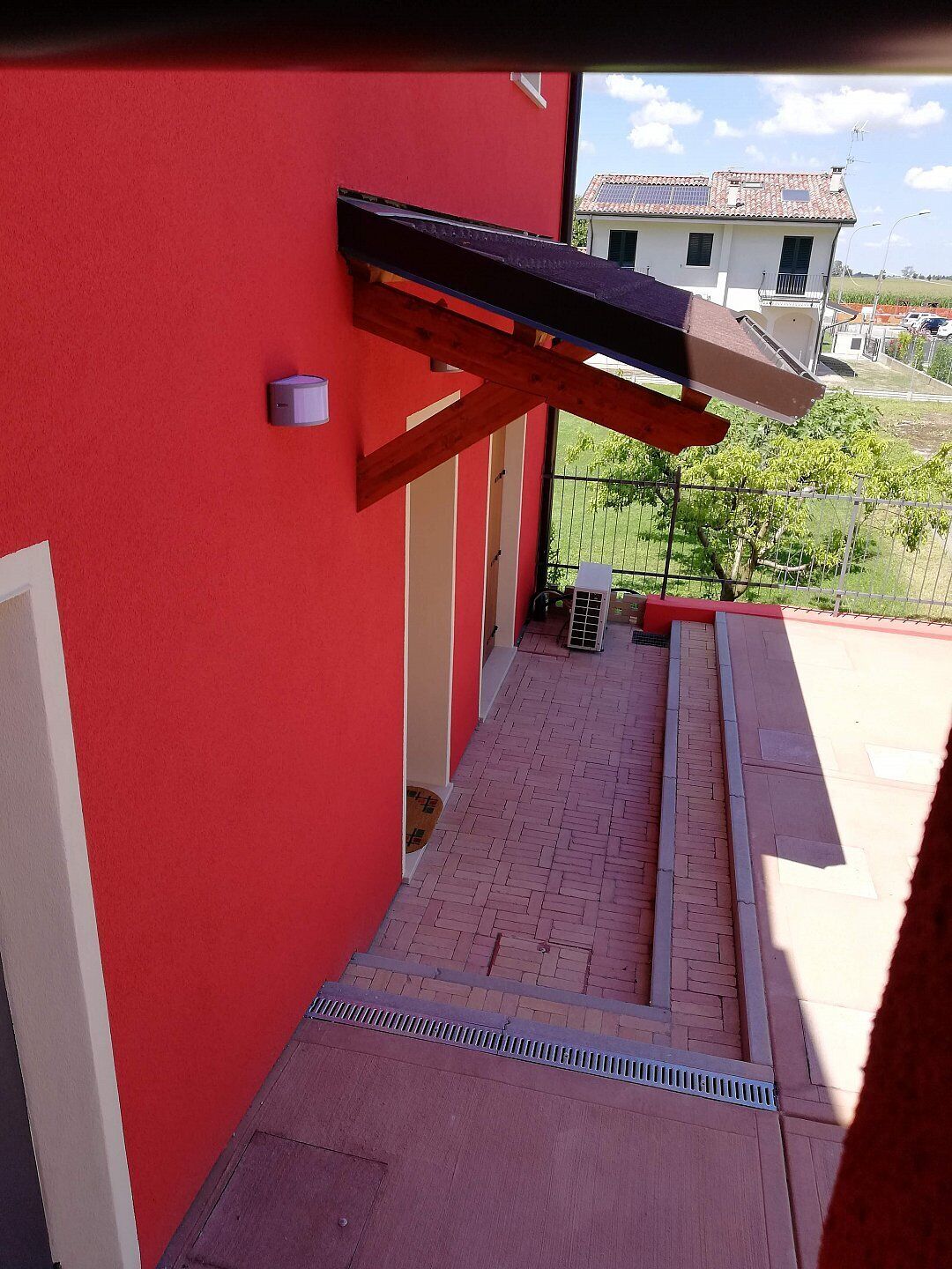 Karingo House