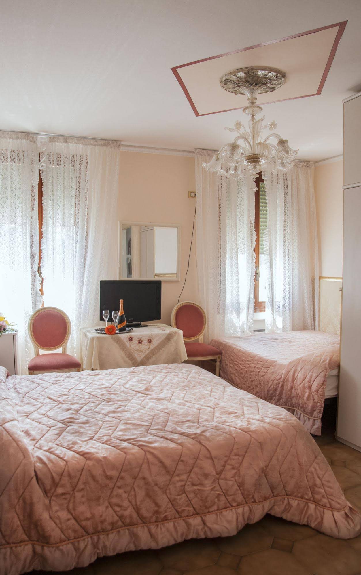 Hotel Villa Serena