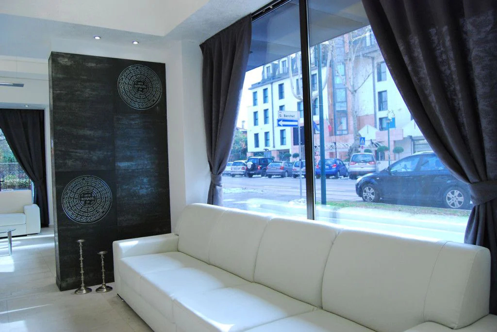 City of Art Venice LLoyd