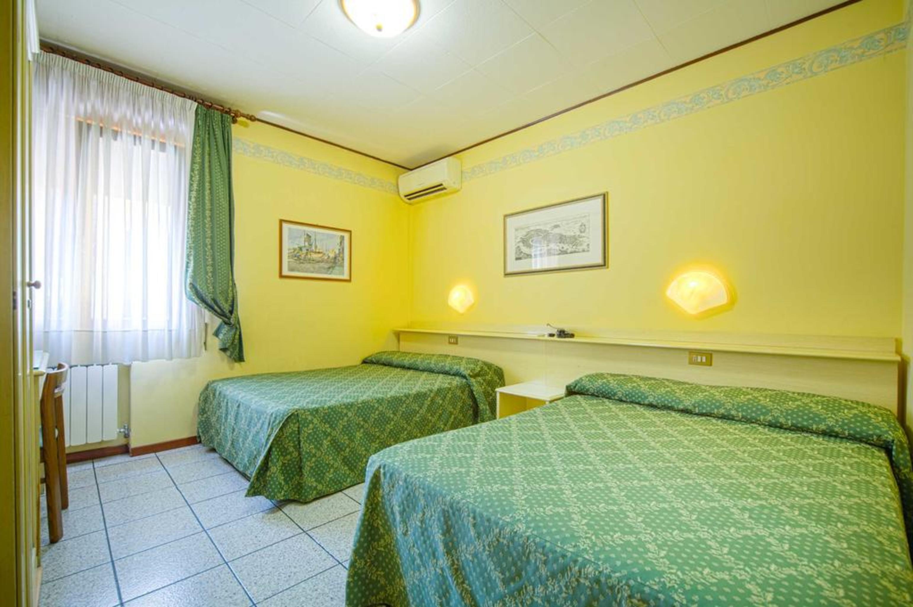 Camelia Rooms