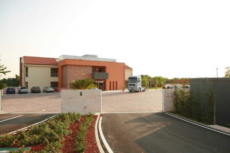 Thai Si Royal Thai Spa & Hotel