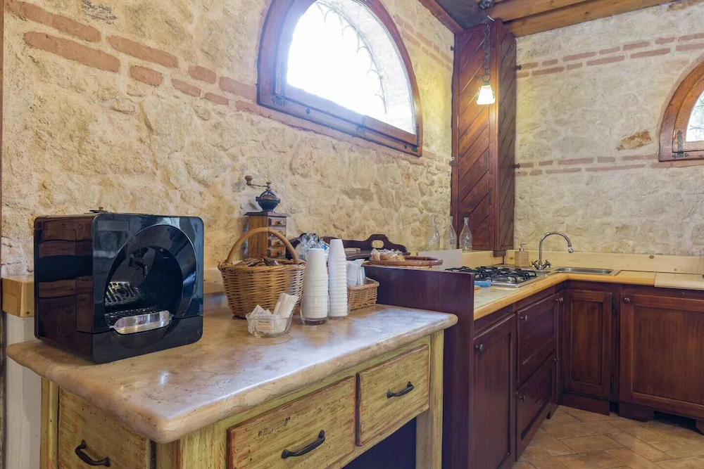 Casale Medievale-Per La Dolce Vita