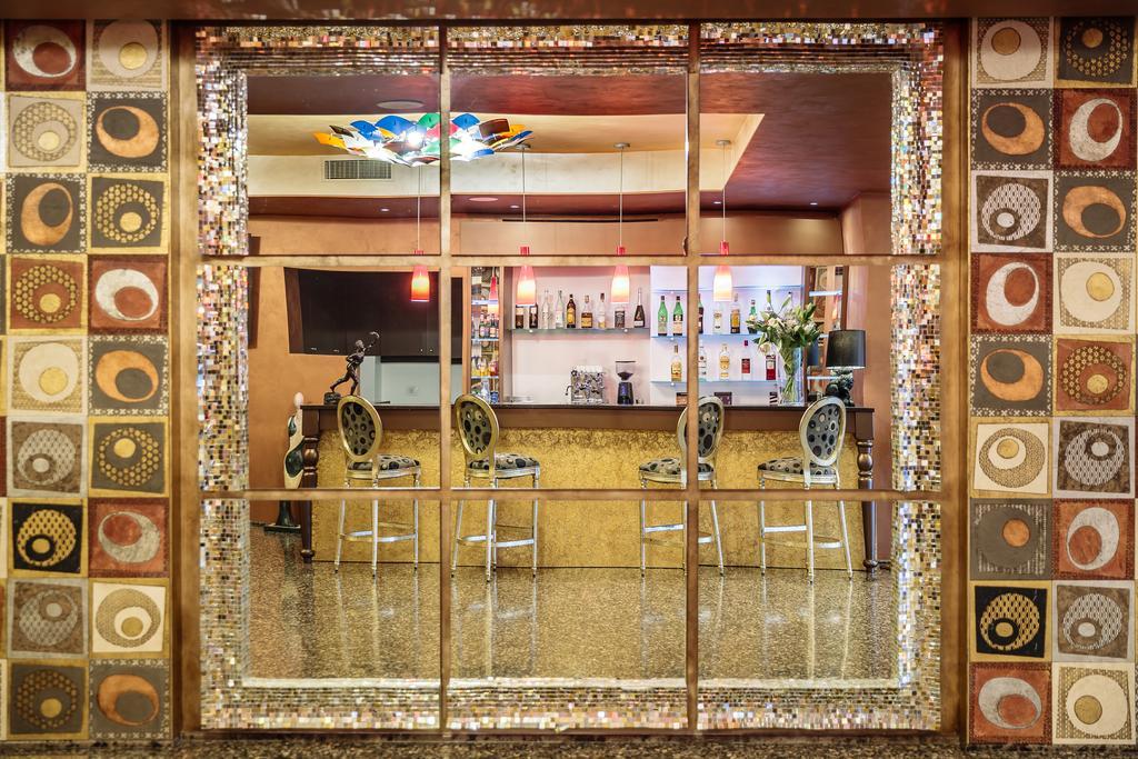 Base Hotel